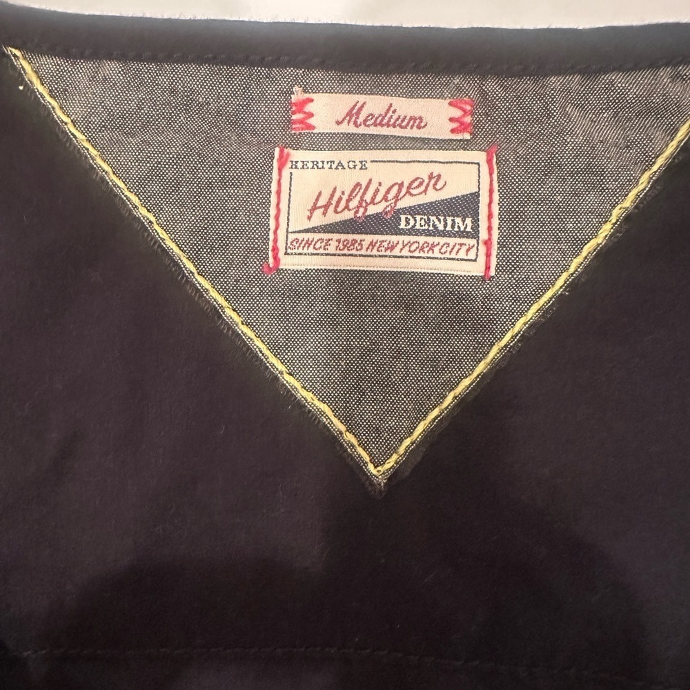 Vintage Tommy Hilfiger Black SS Blouse Back Toe Button Details Sz M Biker - Picture 3 of 10